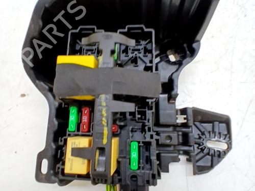Used Fuse box PEUGEOT 2008 I (CU_) 1.6 BlueHDi 120 (120 hp) 31580604