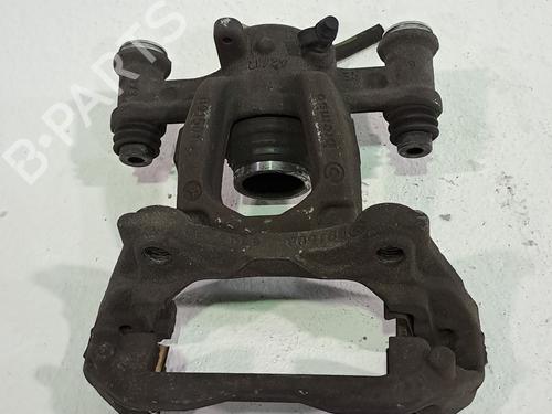 Used Right rear brake caliper MERCEDES-BENZ VITO Tourer (W447) 114 CDI / 114 BlueTEC (447.701, 447.703, 447.705) (136 hp) 24636351