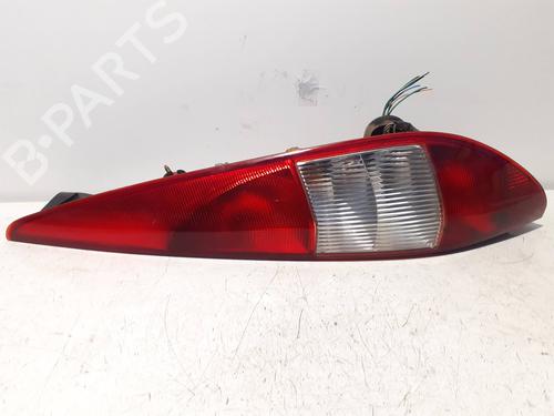Used Right taillight FORD MONDEO II (BAP) 1.8 TD (90 hp) 25987926