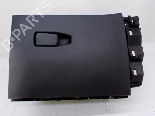 Handskerum Handskerum BMW 1 (F40) M 135 i xDrive (306 hp) 40546126 40546126