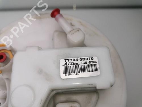 Used Fuel pump TOYOTA YARIS (_P13_) 1.5 (NSP131_) (112 hp) 23940409