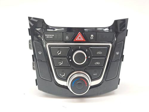 Used Climate control HYUNDAI i30 (GD) 1.6 CRDi (110 hp) 25457321