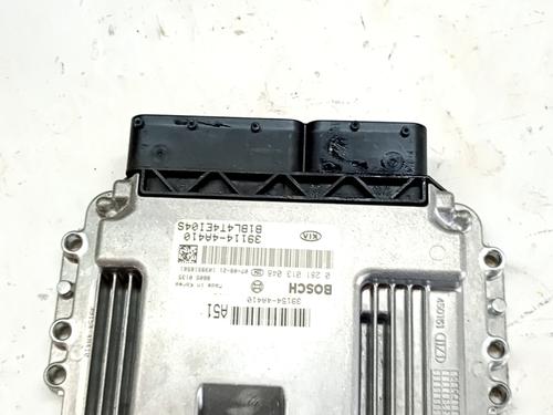 Used Engine control unit (ECU) KIA SORENTO I (JC) 2.5 CRDi (170 hp) 32105138