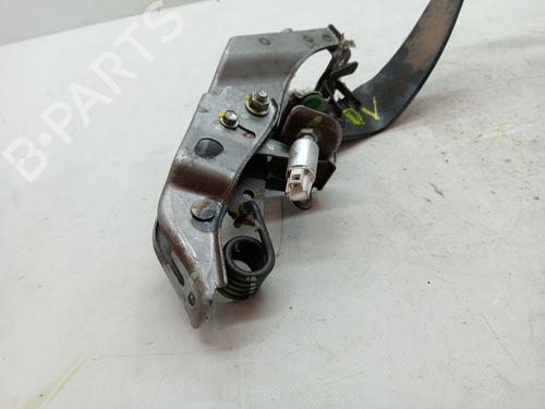 Clutch pedal TOYOTA RAV 4 III (_A3_) 2.2 D 4WD (ALA30_, ALA30R) | BP23356513I13 