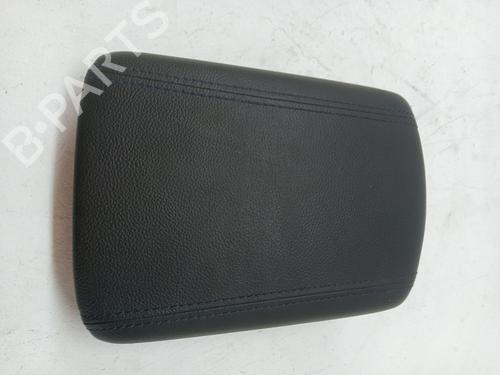 Used Armrest / Center console HYUNDAI ix35 (LM, EL, ELH) 1.7 CRDi (116 hp) 24483567