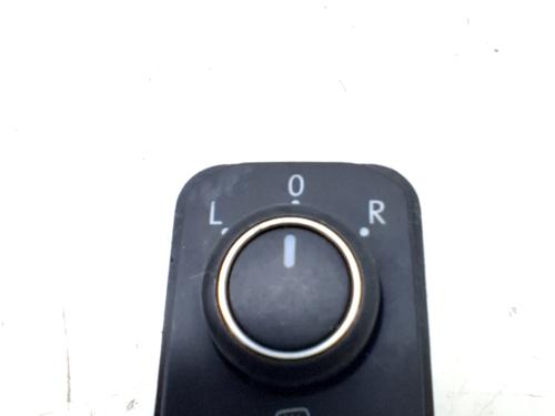 Mando retrovisor VW POLO VI (AW1, BZ1, AE1) 1.0 TSI (95 hp) 31609735