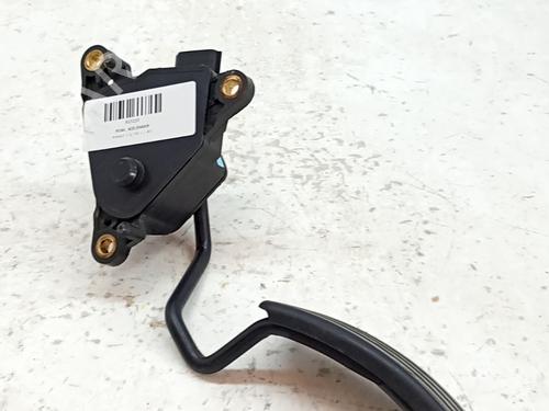 pedal-renault-clio-iii-br01-cr01-2005-2006-2007-2008-2009-2010-2011-2012-2013-2014-32257521 main image