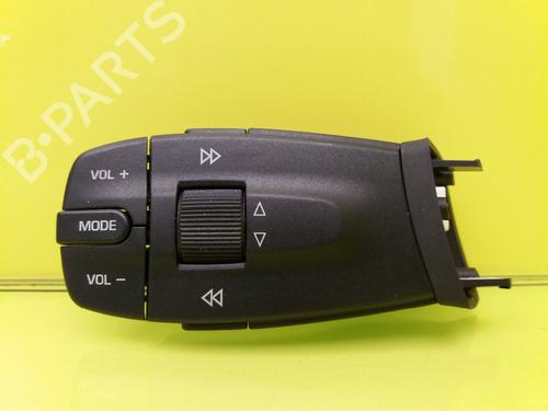 Used Steering wheel controls SEAT IBIZA IV (6J5, 6P1) 1.6 TDI (90 hp) 23650968