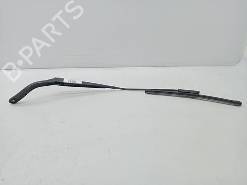 Used Front windshield wiper arm SMART FORFOUR Hatchback (453) electric drive / EQ (453.091) (56 hp) 23349169