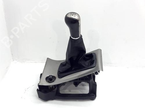 Used Gear lever Gear lever TOYOTA COROLLA (_E12_) 2.0 D-4D (CDE120R, CDE120L_) (110 hp) 33771518 33771518