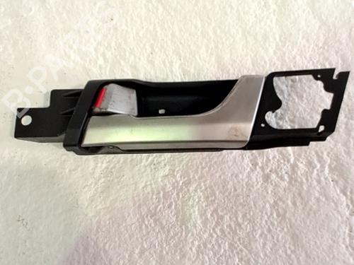 Poignée intérieure arrière gauche CHEVROLET CAPTIVA (C100, C140) 2.2 D 4WD (184 hp) 31062049