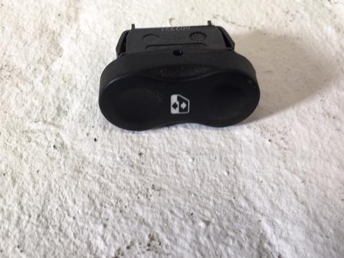 Used Right front window switch Right front window switch 38772275 38772275