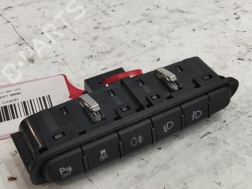 headlight-switch-fiat-500e-332_-2020-39556202 main image