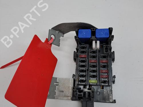 Used Fuse box NISSAN JUKE (F15) 1.2 DIG-T (115 hp) 24171820