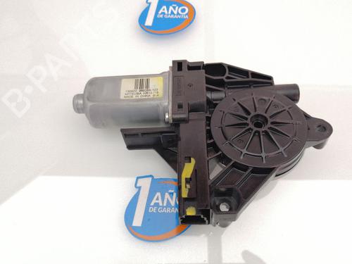 Used Left front window motor VOLVO V40 Hatchback (525) D3 (150 hp) 23650081