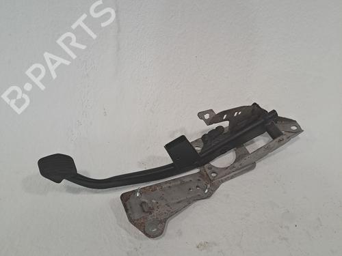 Used Break pedal FORD KUGA II (DM2) 2.0 TDCi (150 hp) 25613208