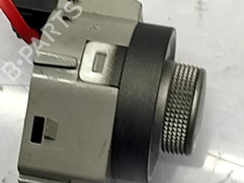 Switch SSANGYONG TIVOLI 1.6 XDi 160 | BP30801511I30