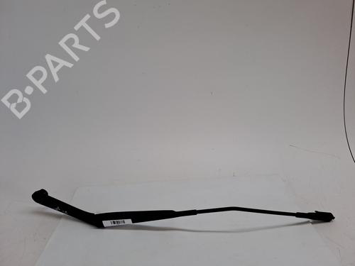 Used Front windshield wiper arm NISSAN JUKE (F15) 1.2 DIG-T (115 hp) 23943509