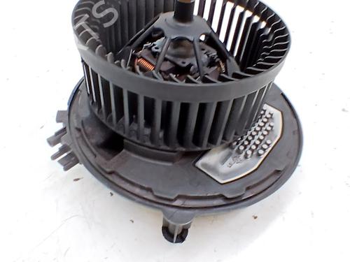 Used Heater blower motor Heater blower motor SKODA OCTAVIA III Combi (5E5, 5E6) 2.0 TDI (150 hp) 34708319 34708319