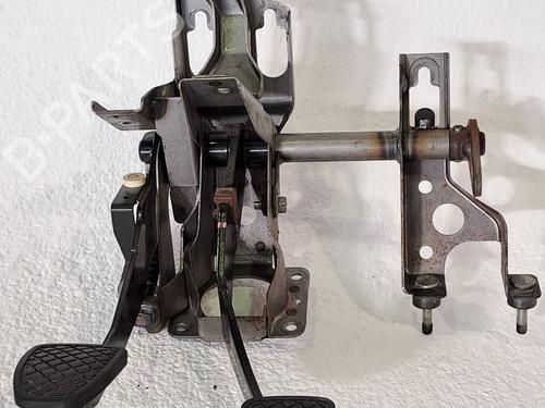 Used Clutch pedal SUBARU FORESTER (SH_) 2.0 D AWD (SHH, SHD, SHN) (147 hp) 24188739
