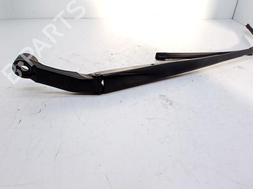 front-windshield-wiper-arm-toyota-corolla-estate-_e21_-2019-33765760 main image