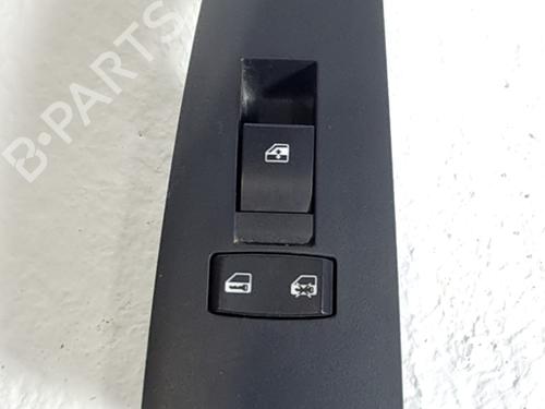 Interrupteur de vitre avant droite CHEVROLET EPICA (KL1_) 2.0 D (150 hp) 32107136