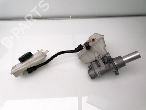 Used Brake master cylinder PEUGEOT 308 II (LB_, LP_, LW_, LH_, L3_) 1.6 HDi / BlueHDi 115 (115 hp) 23383492