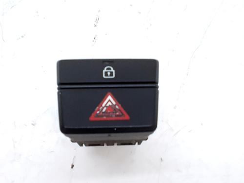 Used Warning switch Warning switch HYUNDAI i20 ACTIVE (IB, GB) 1.0 T-GDI (101 hp) 34708089 34708089