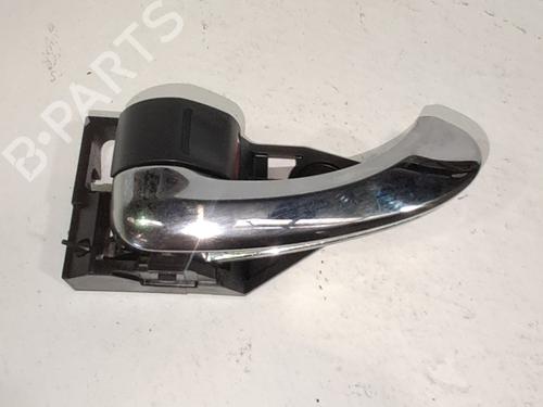 Venstre bagtil invendig håndtag Venstre bagtil invendig håndtag TOYOTA RAV 4 III (_A3_) 2.2 D 4WD (ALA30_, ALA30R) (136 hp) 36318080 36318080