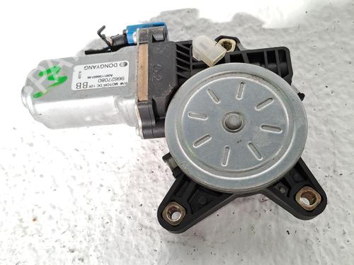 Rudehejsemotor forskærm højre CHEVROLET CAPTIVA (C100, C140) 2.0 D 4WD (150 hp) 23975270