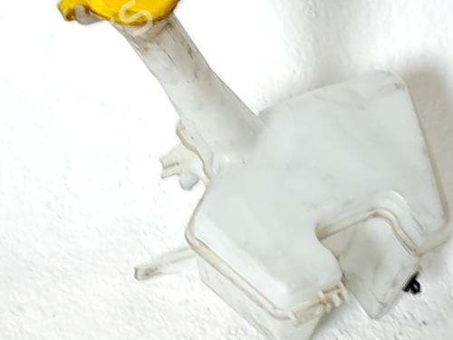 Windscreen washer tank TOYOTA YARIS (_P13_) 1.5 Hybrid (NHP130_, NHP130) | BP31153525C113