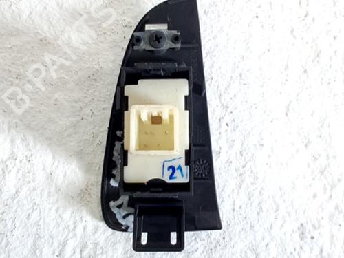 Used Right rear window switch TOYOTA AVENSIS Saloon (_T25_) 2.0 D-4D (ADT250_, ADT250R) (126 hp) 29559190