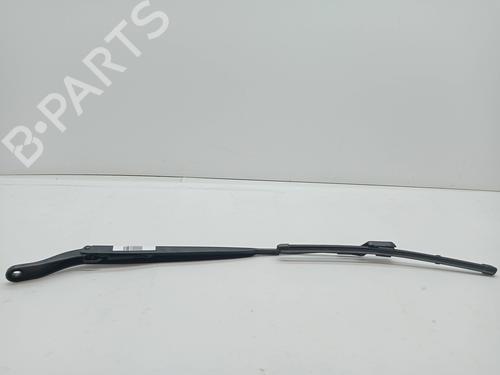 Used Front windshield wiper arm PEUGEOT 2008 II (UD_, US_, UY_, UJ_, UR_, UC_) 1.2 PureTech 100 (USHNK) (101 hp) 23347795