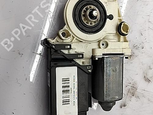 Vindusheismotor høyre bak SEAT TOLEDO II (1M2) 1.9 TDI (90 hp) 30696640