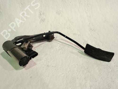 Pédale MITSUBISHI PAJERO III (V7_W, V6_W) 3.2 Di-D (V68W) (160 hp) 32257938