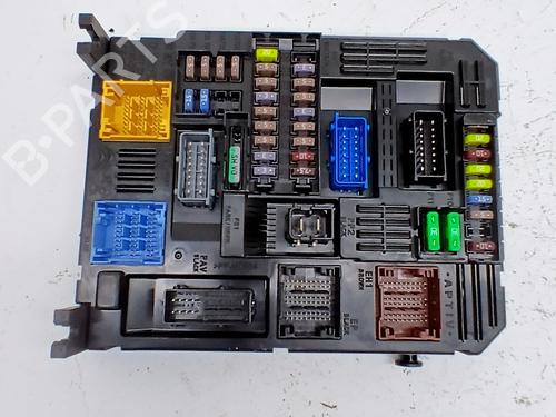 Used Fuse box Fuse box 39400494 39400494