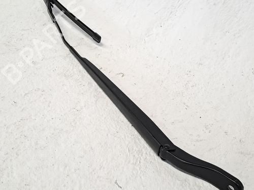 Used Front windshield wiper arm PEUGEOT 208 II (UB_, UP_, UW_, UJ_) 1.2 MHEV (101 hp) 26951121