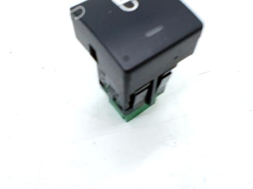 switch-peugeot-partner-box-bodympv-2008-32257828 main image