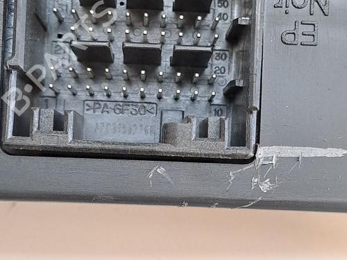 Fuse box PEUGEOT 308 II (LB_, LP_, LW_, LH_, L3_) 1.2 THP 130 | BP28141959E1 