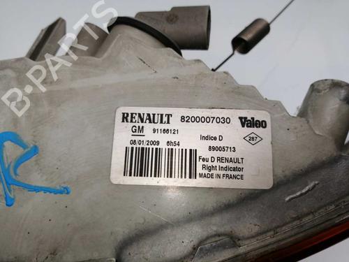 Used Right front indicator RENAULT TRAFIC II Van (FL) 1.9 dCi 100 (FL0C, FL0K, FL0B) (101 hp) 23378899
