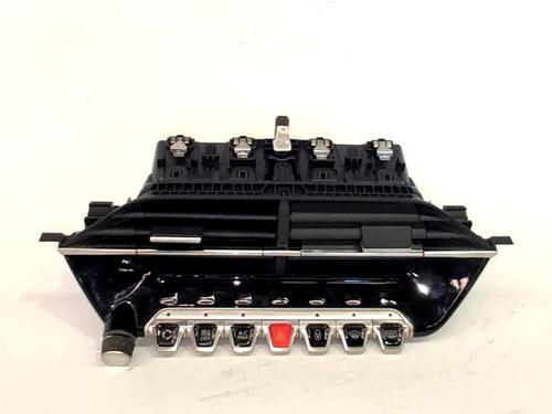 Used Warning switch Warning switch PEUGEOT 208 II (UB_, UP_, UW_, UJ_) e-208 (136 hp) 33772398 33772398