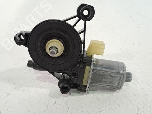 Motor elevalunas delantero derecho SEAT LEON (KL1, KLG) 1.5 TSI (131 hp) 23944489
