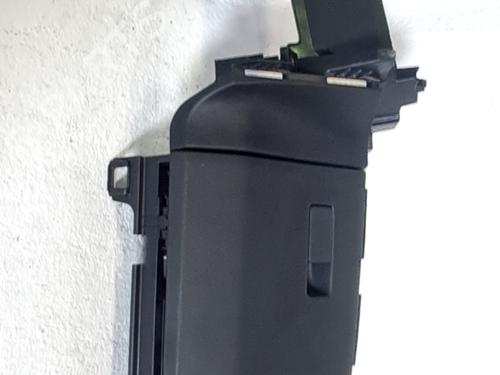 Porta-luvas KIA SPORTAGE IV (QL, QLE) 1.6 GDI (132 hp) 31701598