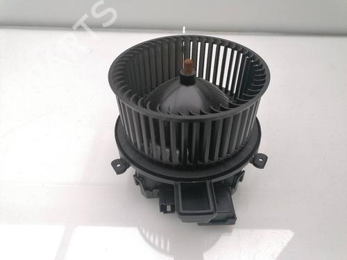 Used Heater blower motor AUDI A4 B9 Avant (8W5, 8WD) 2.0 TDI (190 hp) 25783646