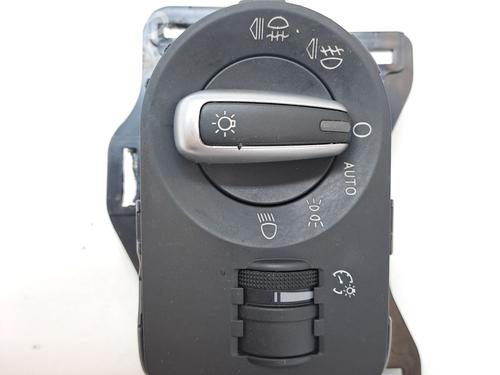 Used Headlight switch AUDI A1 Sportback (8XA, 8XF) 1.4 TDI (90 hp) 23361195