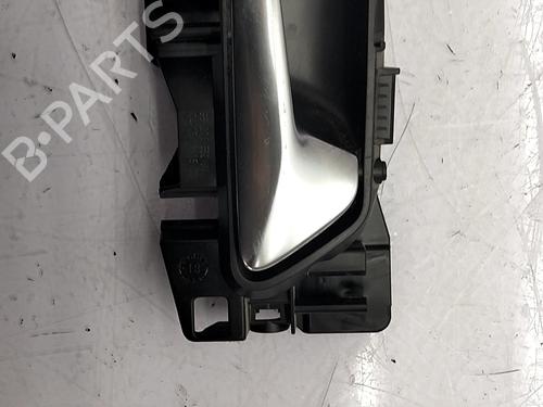 Højre bagtil invendig håndtag Højre bagtil invendig håndtag OPEL GRANDLAND / GRANDLAND X (A18, P1UO) 1.6 Turbo D (75) (120 hp) 33768723 33768723