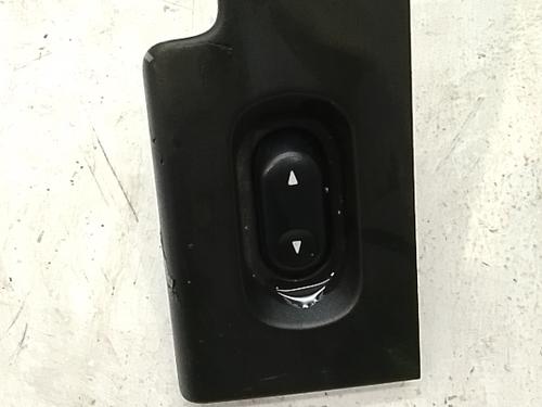 Used Right rear window switch Right rear window switch LAND ROVER FREELANDER I (L314) 2.0 Td4 4x4 (112 hp) 40550029 40550029