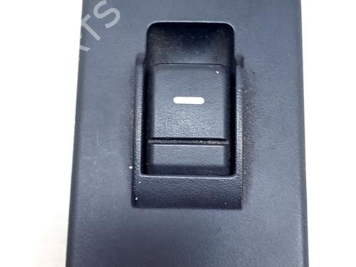 left-rear-window-switch-land-rover-discovery-iii-l319-2004-2005-2006-2007-2008-2009-32107836 main image