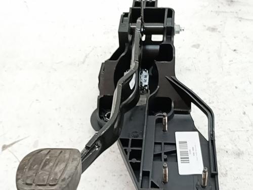 Used Break pedal Break pedal 38417312 38417312