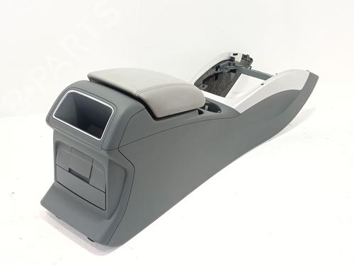 Armrest / Center console AUDI Q5 (8RB) 2.0 TDI | BP29228300I20 